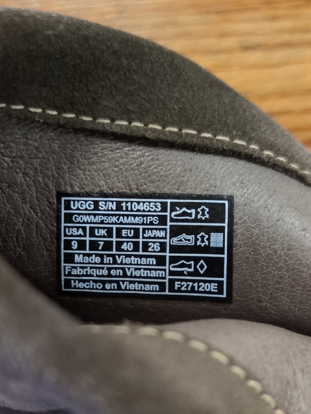 UGG Varney Gray Suede Ankle Boot Size 9 - Picture 10 of 11